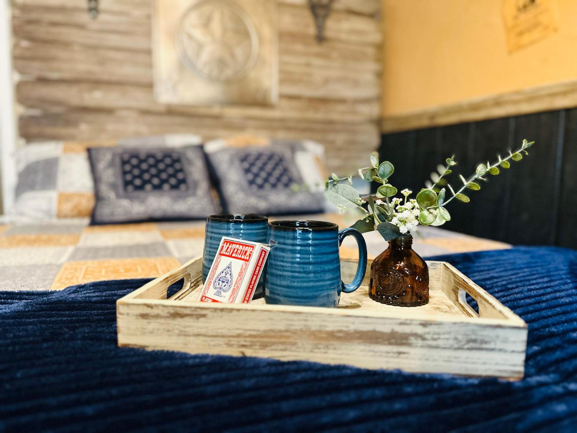 Acorn Hideaways Canton Rustic Old West Frontier Suite Buitenkant foto
